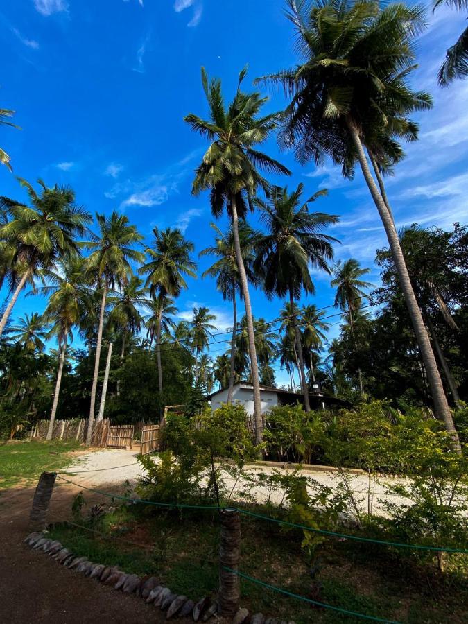 Elena Garden Resort And Restaurant Trincomalee Exterior photo